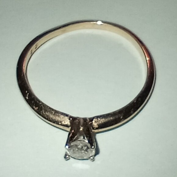 REDUCED!  14Kt Yellow Gold Quarter-Carat Diamond Solitaire Ring - Picture 4 of 6